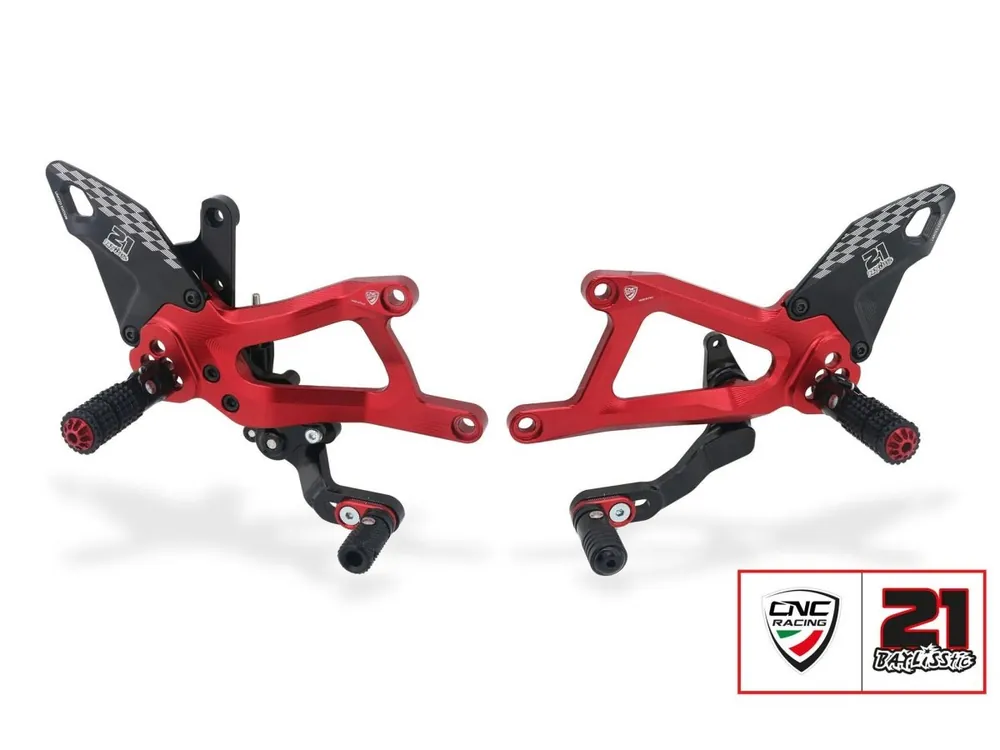 PEDANE REGOLABILI TROY BAYLISS LIMITED EDITION CNC RACING DUCATI PANIGALE V4 / S 2025- Spedizione Gratuita