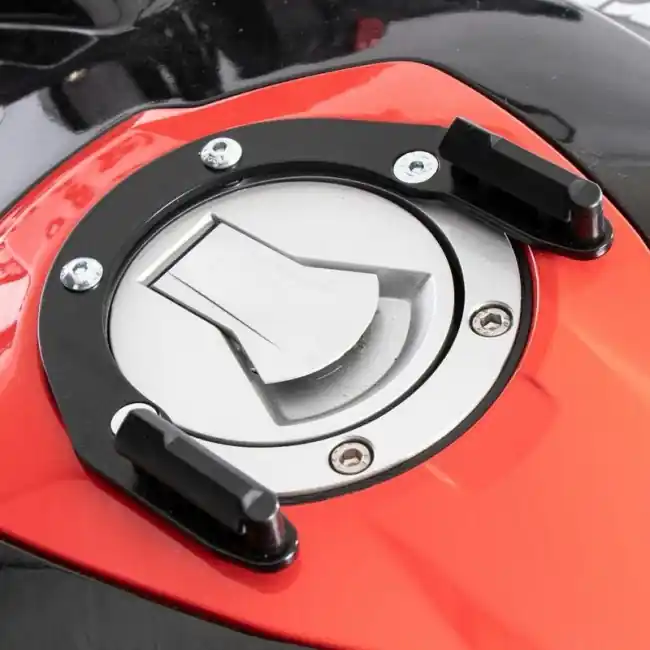 Occasione Flangia Hepco & Becker Tankring per Aprilia Tuono 457 dal 2025-