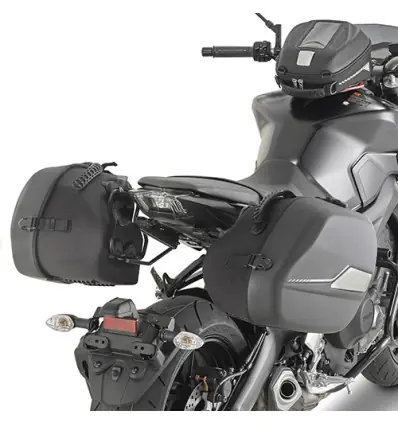 Telaietti laterali Givi TST specifici per borse Sport-T su Yamaha MT-09 17-20- Must-Have