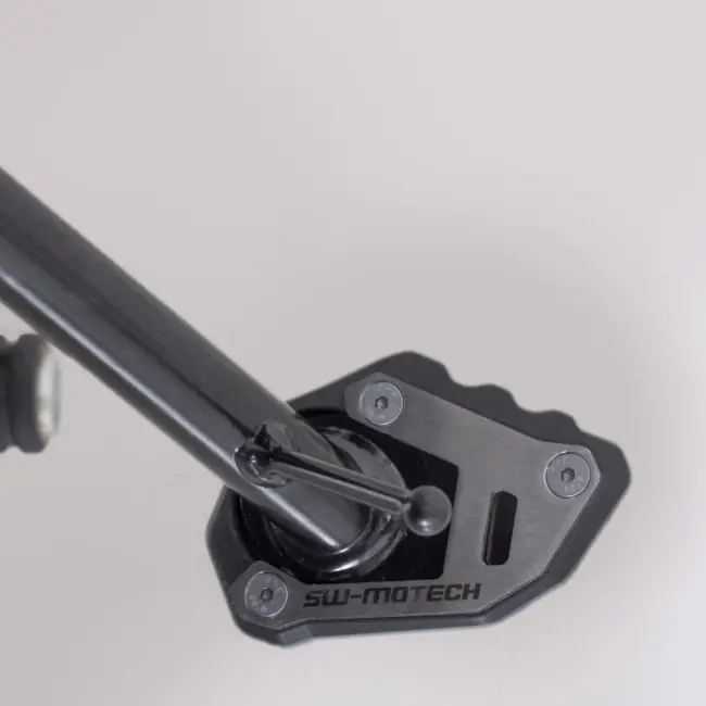 Estensione SW-Motech per cavalletto laterale per Triumph Scrambler 400X e Speed 400- Offerta Speciale