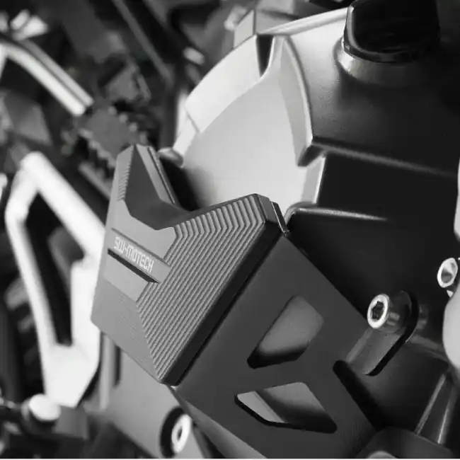 Protezioni SW-Motech per carter motore su Kawasaki Z800- Reso Gratuito