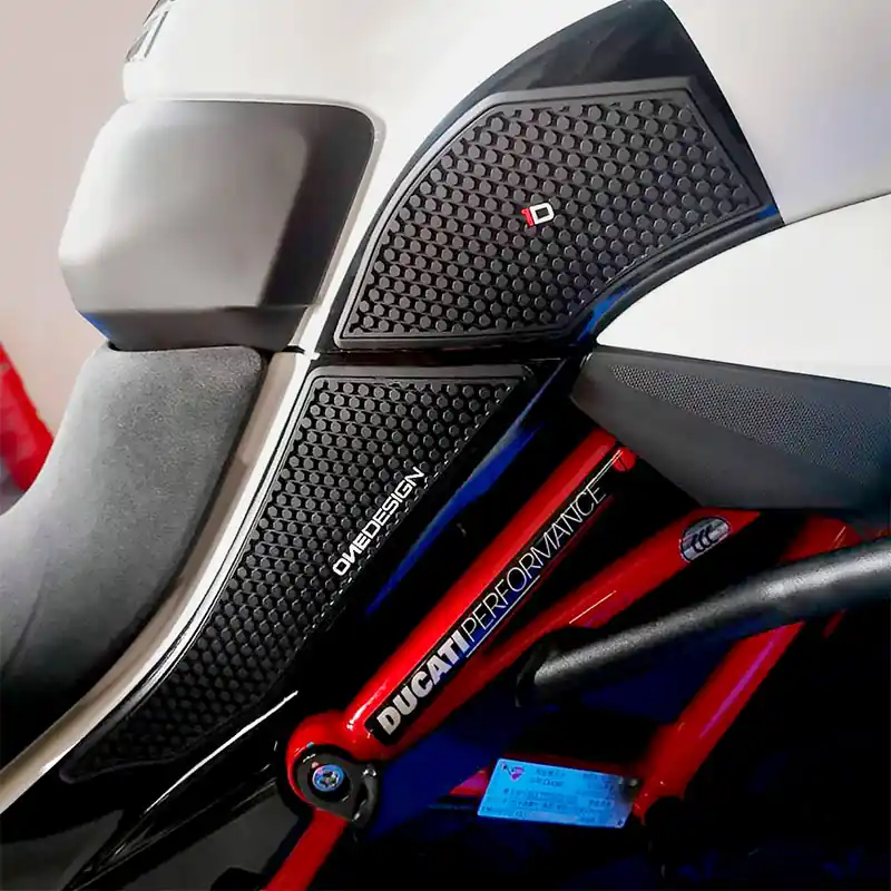 Novità Protezione Serbatoio OneDesign Multistrada V2 nero-