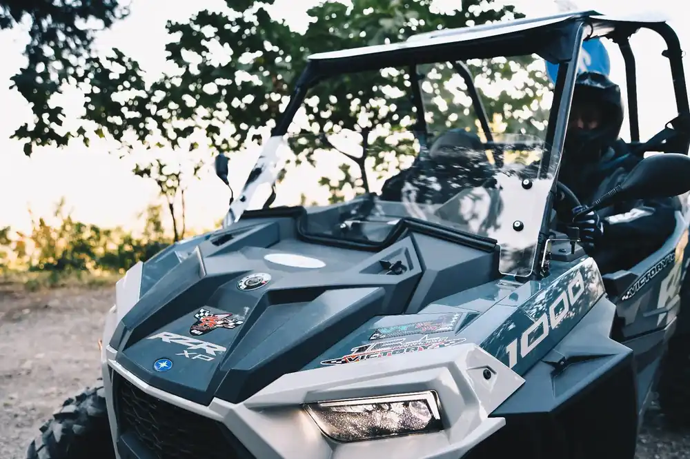 Consegna Rapida ISOTTA PARABREZZA PARZIALE POLARIS RZR 1000 XP 2021