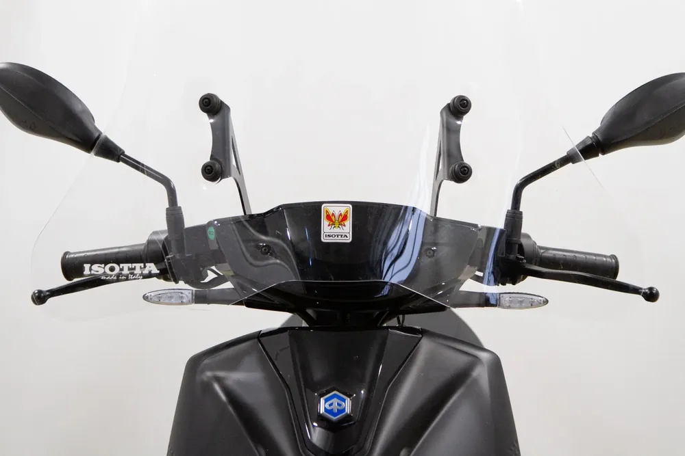 ISOTTA PARABREZZA per PIAGGIO ONE Pagamento Sicuro