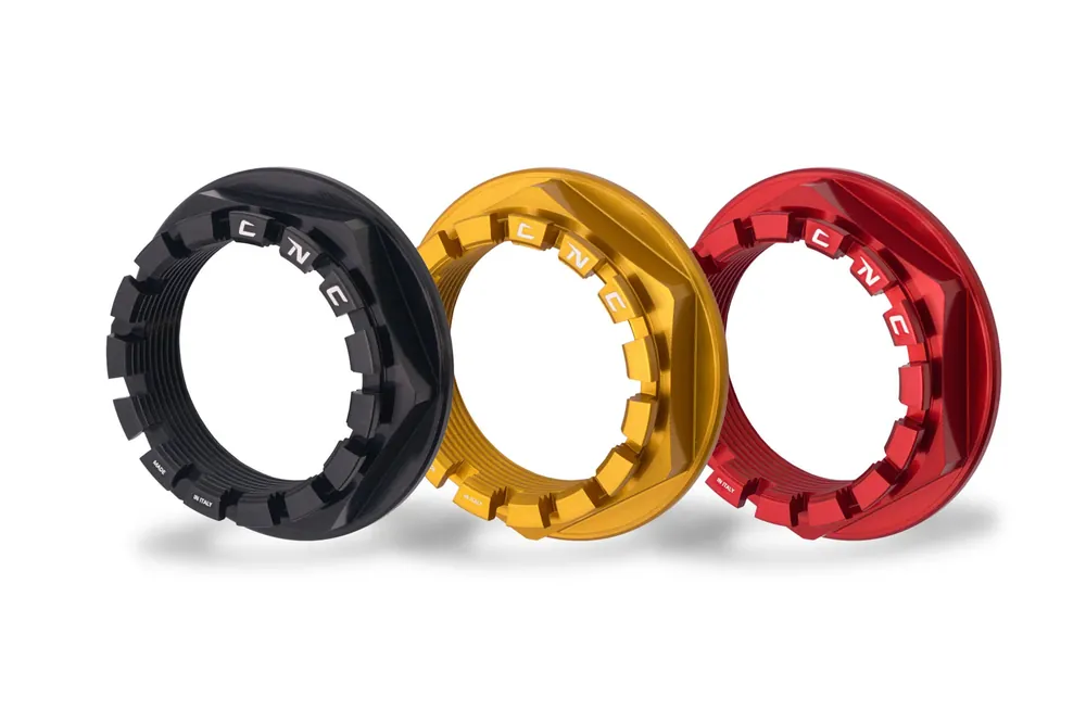 CNC RACING Dado ruota posteriore DX Ducati Occasione Imperdibile