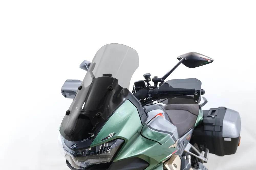 ISOTTA Cupolino medio per MOTO GUZZI V100 MANDELLO / MANDELLO S 2023 - SC98-FC Promozione