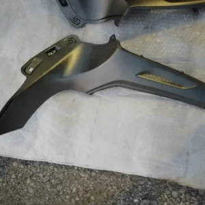 Soddisfatti O Rimborsati SCUDO LATERALE COPERTURA SINISTRA BEVERLY 125-300-3350 GRIGIO